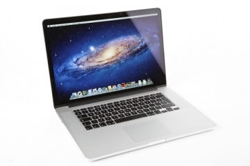 Apple Macbook Pro 17"